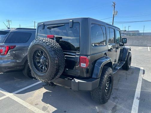 Black Clearcoat 2016 Jeep Wrangler Unlimited Sahara