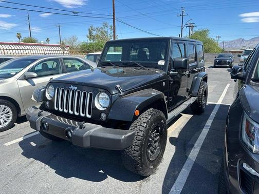 Black Clearcoat 2016 Jeep Wrangler Unlimited Sahara