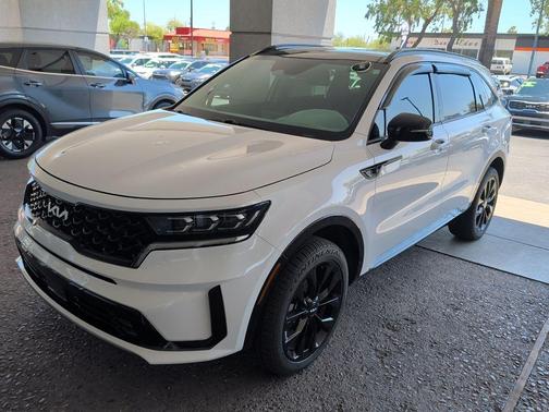 Glacial White Pearl 2023 Kia Sorento SX