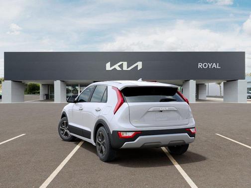 White Pearl 2026 Kia Niro LX