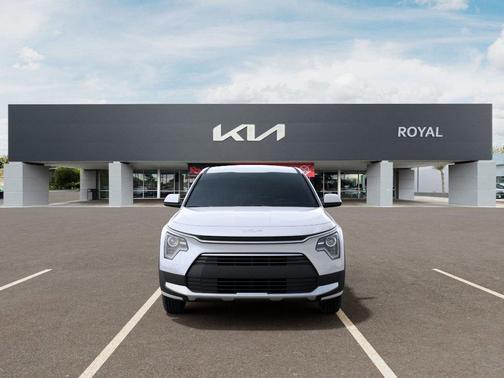 White Pearl 2026 Kia Niro LX