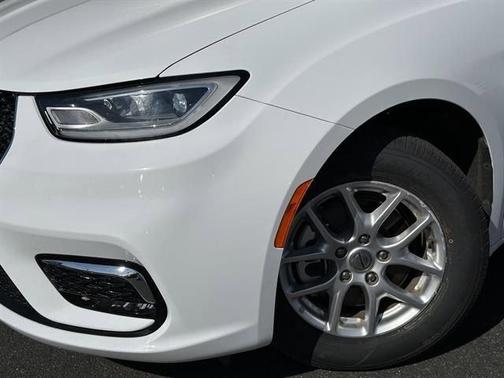 2024 Chrysler Pacifica Touring-L