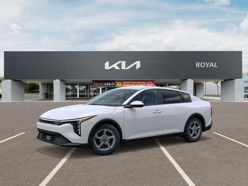 2025 Kia K4 LXS