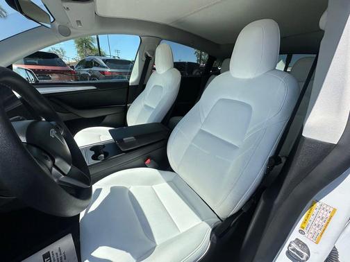 White 2022 Tesla Model Y Performance