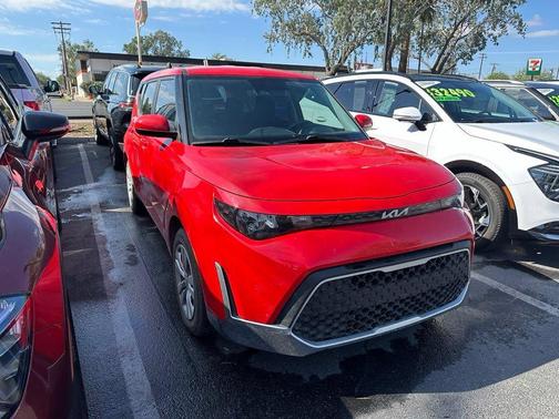 Inferno Red 2024 Kia Soul LX