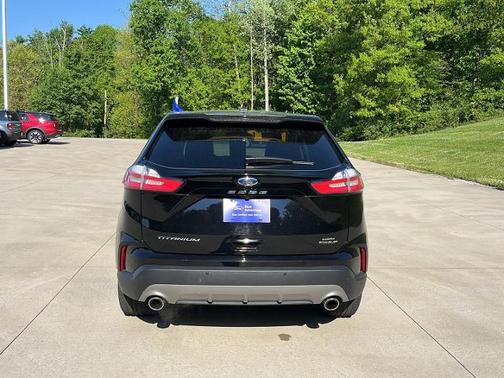 AGATE BLACK METALLIC 2024 Ford Edge TITANIUM