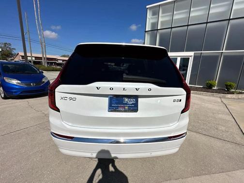 2025 Volvo XC90 B5 Core