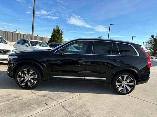 2025 Volvo XC90 B6 Plus 7-Seater