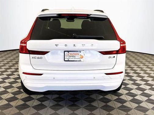 2022 Volvo XC60 B5 Momentum