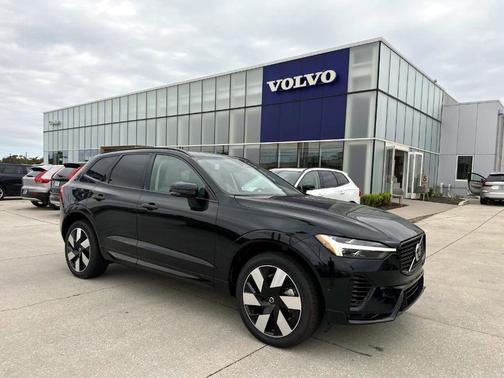 2025 Volvo XC60 Plug-In Hybrid T8 Plus