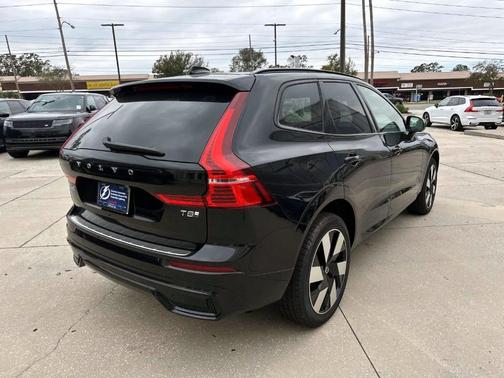 2025 Volvo XC60 Plug-In Hybrid T8 Plus