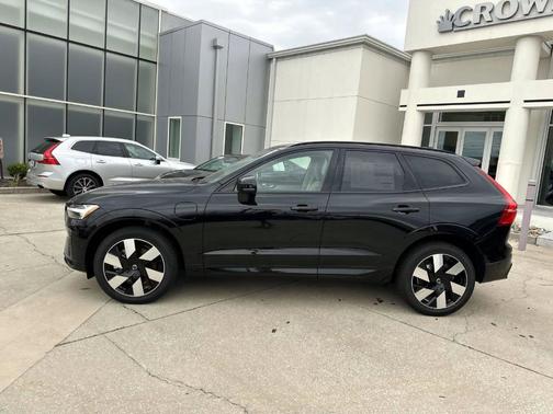 2025 Volvo XC60 Plug-In Hybrid T8 Plus