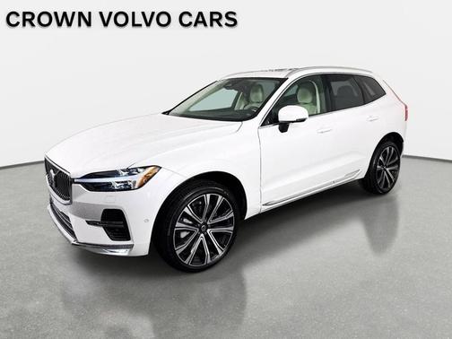 Crystal White 2023 Volvo XC60 B5 Ultimate Bright Theme