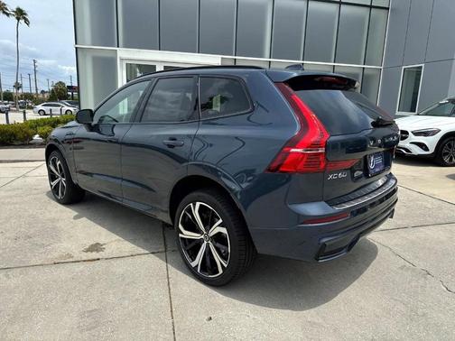 2025 Volvo XC60 Plug-In Hybrid T8 Ultra