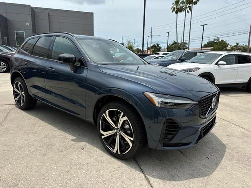 2025 Volvo XC60 Plug-In Hybrid T8 Ultra