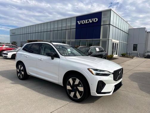 2025 Volvo XC60 Plug-In Hybrid T8 Plus