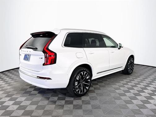 2025 Volvo XC90 B5 Plus 7-Seater