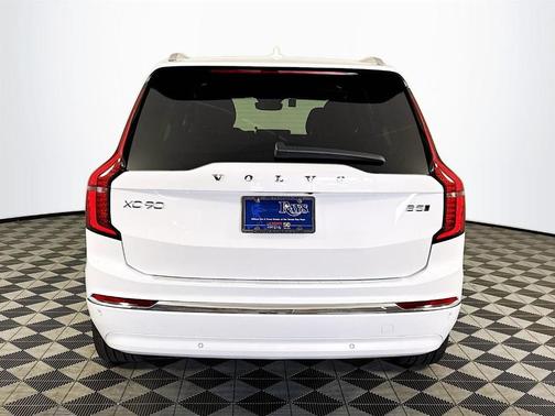 2025 Volvo XC90 B5 Plus 7-Seater