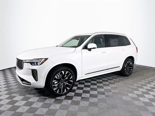 2025 Volvo XC90 B5 Plus 7-Seater