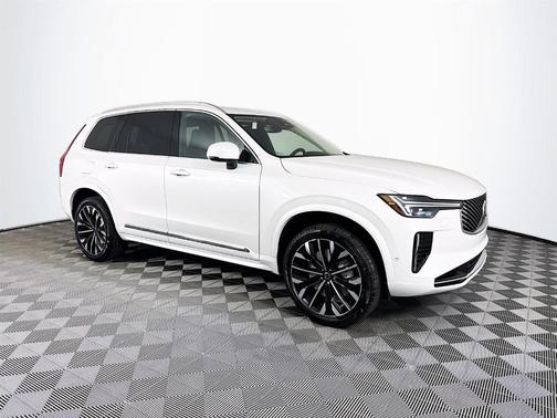 2025 Volvo XC90 B5 Plus 7-Seater