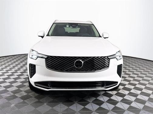 2025 Volvo XC90 B5 Plus 7-Seater
