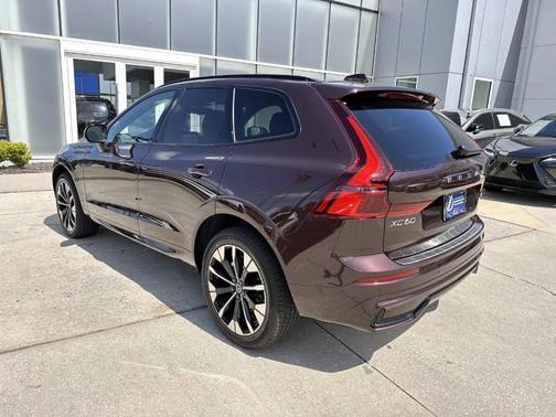 2026 Volvo XC60 B5 Plus