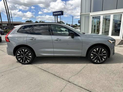 2026 Volvo XC60 B5 Ultra