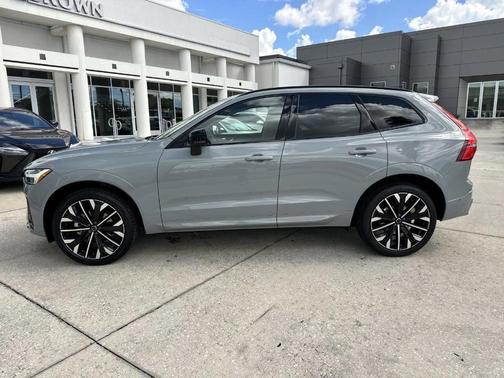 2026 Volvo XC60 B5 Ultra