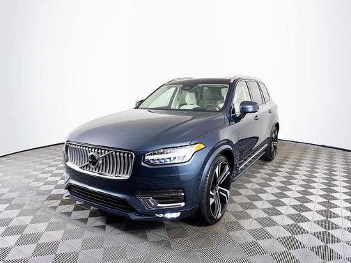 2025 Volvo XC90 B5 Ultra