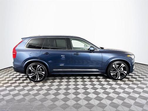 2025 Volvo XC90 B5 Ultra