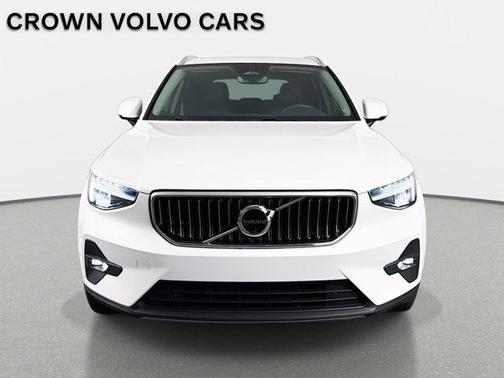 2023 Volvo XC40 B5 Plus Bright Theme