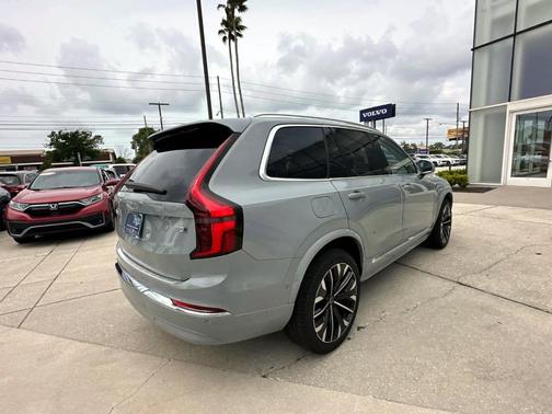 2025 Volvo XC90 B5 Plus 7-Seater