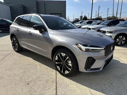 2026 Volvo XC60 B5 Plus