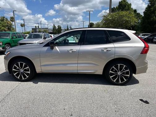 2025 Volvo XC60 B5 Plus