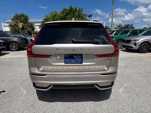 2025 Volvo XC60 B5 Plus