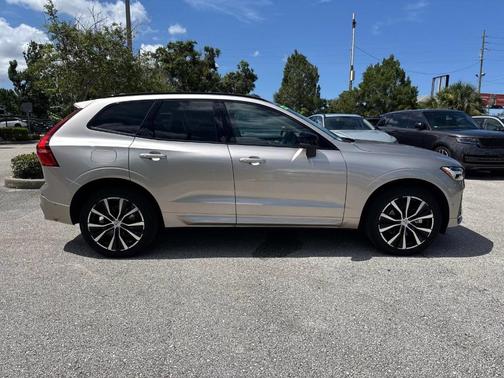 2025 Volvo XC60 B5 Plus