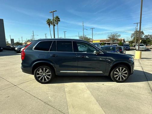 2025 Volvo XC90 B6 Plus 7-Seater