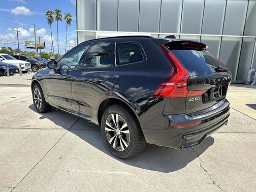 2025 Volvo XC60 B5 Core