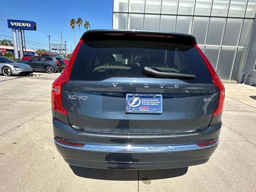 2025 Volvo XC90 B5 Plus
