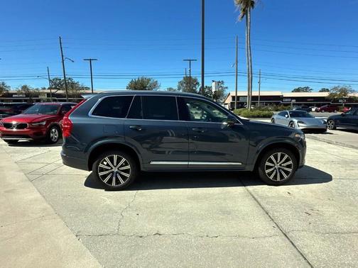 2025 Volvo XC90 B5 Plus