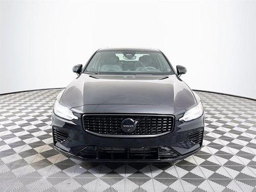 2024 Volvo S60 Recharge Plug-In Hybrid T8 Ultimate Black Edition