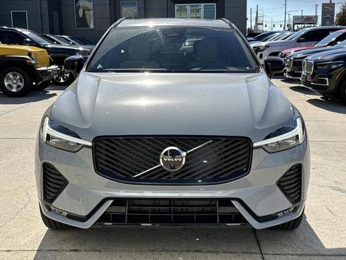 2026 Volvo XC60 B5 Plus