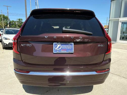 2025 Volvo XC90 B5 Core