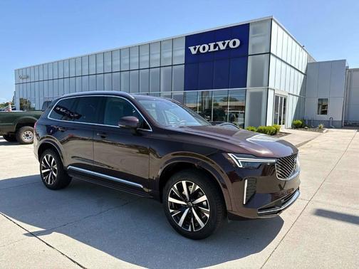 2025 Volvo XC90 B5 Core