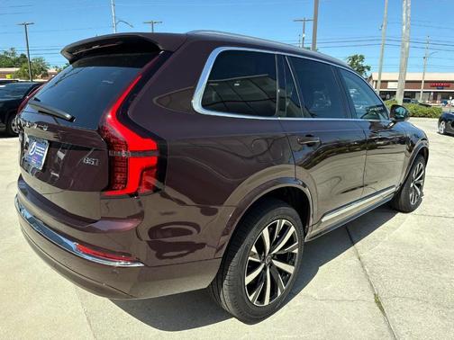 2025 Volvo XC90 B5 Core