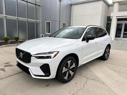 2025 Volvo XC60 Plug-In Hybrid T8 Plus