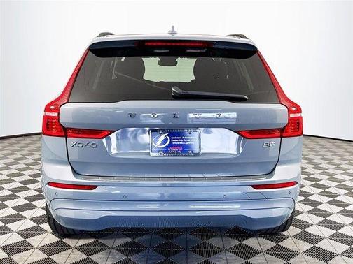 2022 Volvo XC60 B5 Momentum