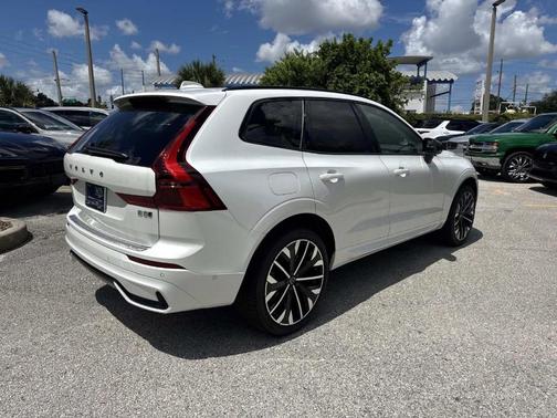 2026 Volvo XC60 B5 Ultra