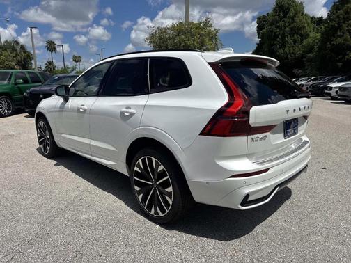 2026 Volvo XC60 B5 Ultra