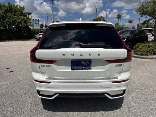 2026 Volvo XC60 B5 Ultra